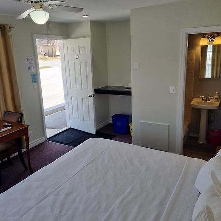 Manor Motel Southampton Ngoại thất bức ảnh